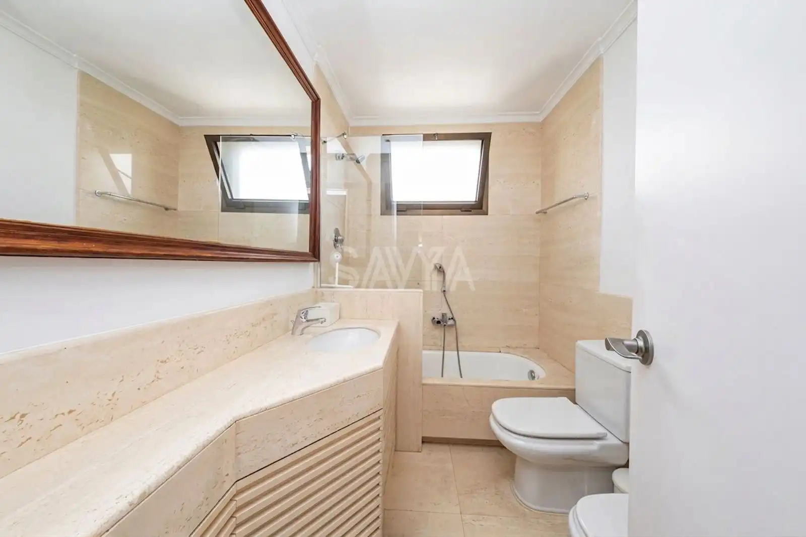 Badezimmer von Dachboden zur Miete in Barcelona mit Klimaanlage, Heizung und Terrasse