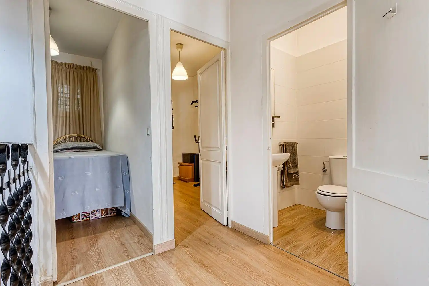 Habitación de Casa adosada en venta en Montmaneu con Trastero, Amueblado y Balcón