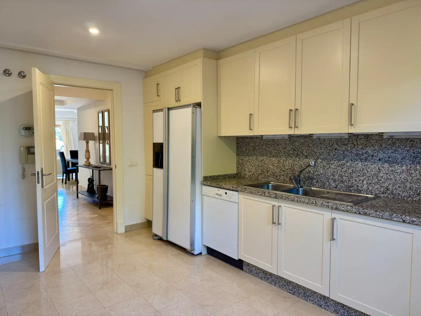 Kitchen of Flat for sale in Sotogrande  with Air Conditioner, Heating and Private garden