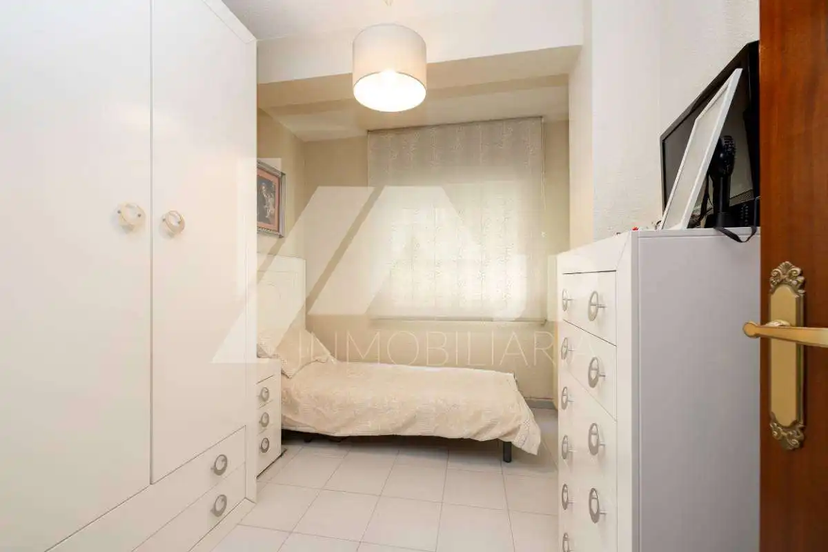 Schlafzimmer von Wohnung zum Verkauf in Granada mit Klimaanlage, Heizung und Terrasse