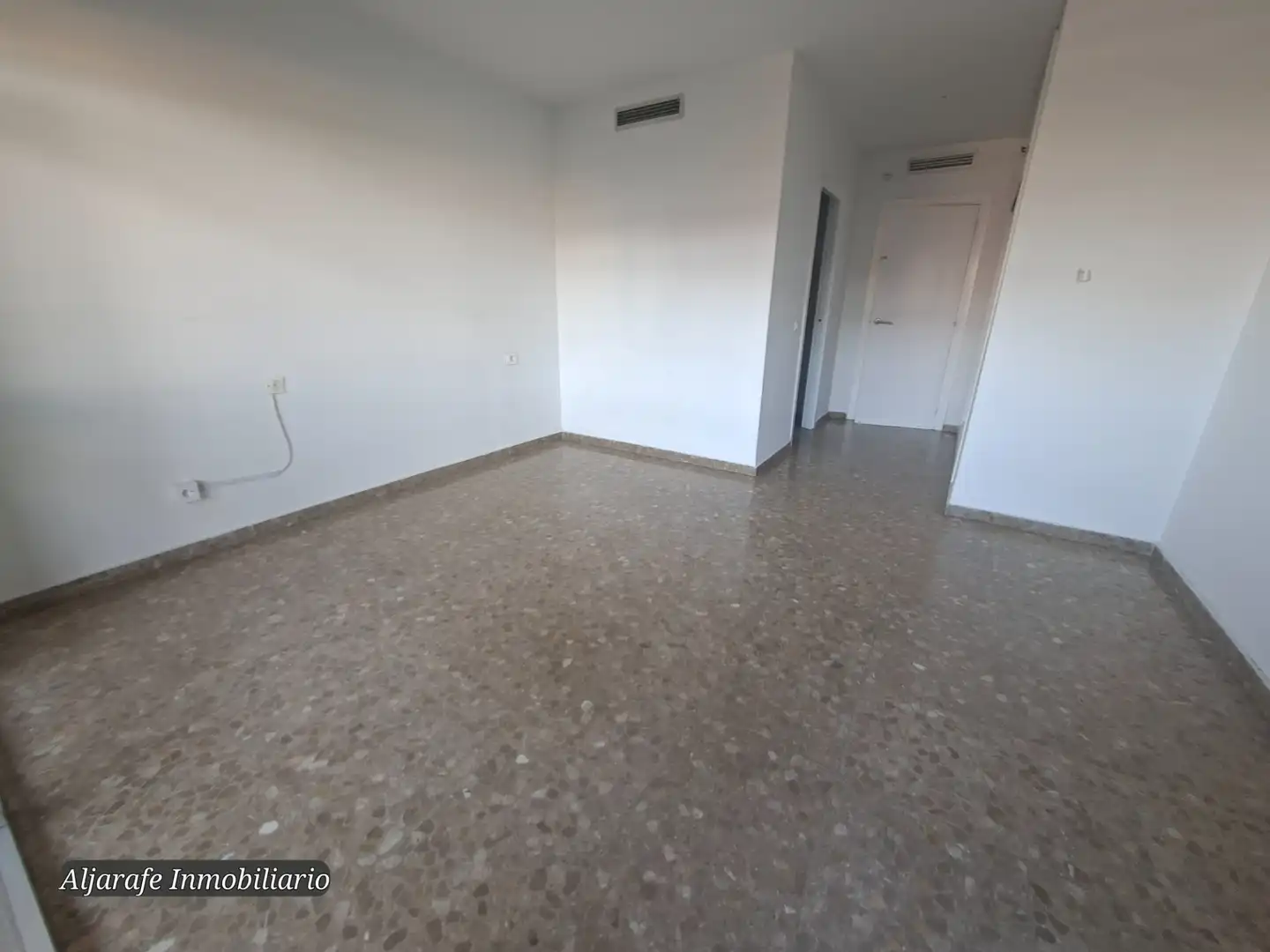 Flat for sale in Sevilla  with Air Conditioner, Heating and Private garden