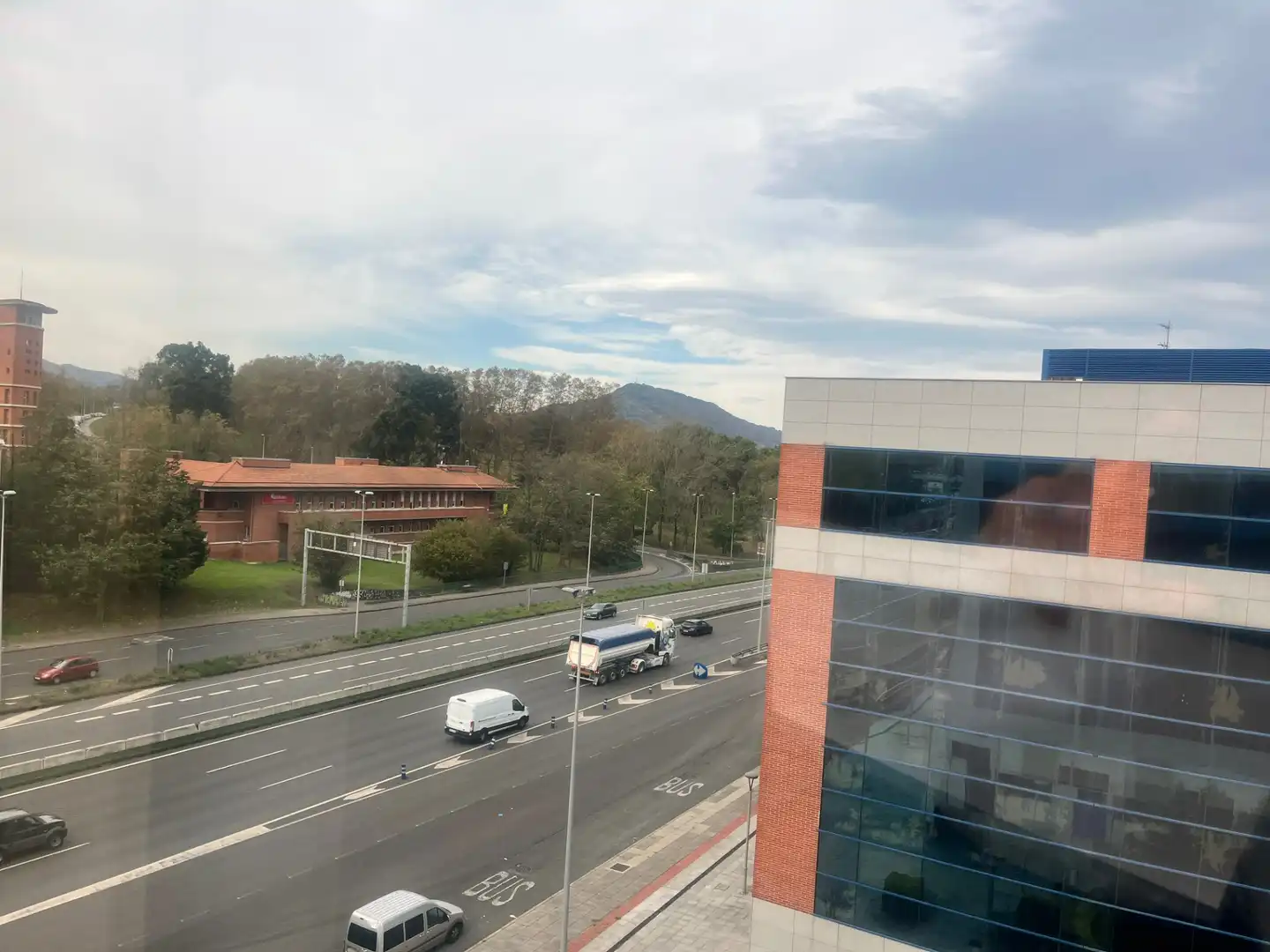 Büro mit Aufzug zur Miete in Landabarri Bidea 1, imagen 16