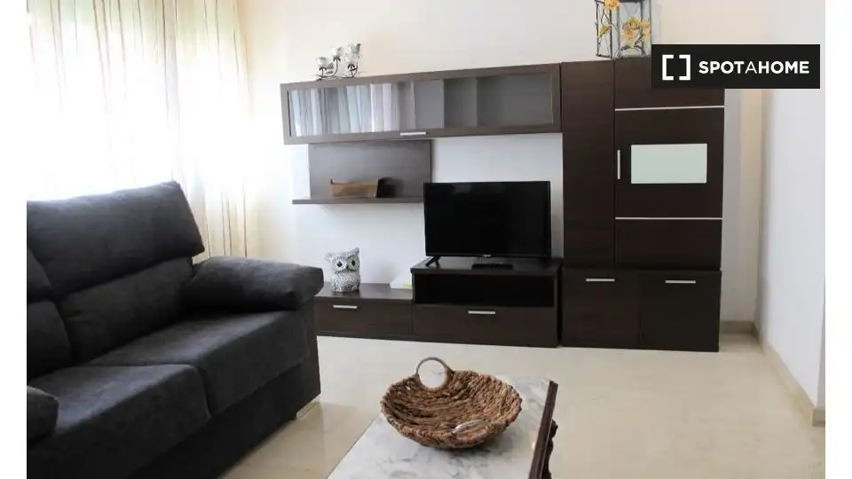 Room in Ensanche - Diputación
