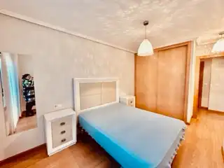 Habitación de Apartamento de alquiler en Villaquilambre con Calefacción, Parquet y Terraza