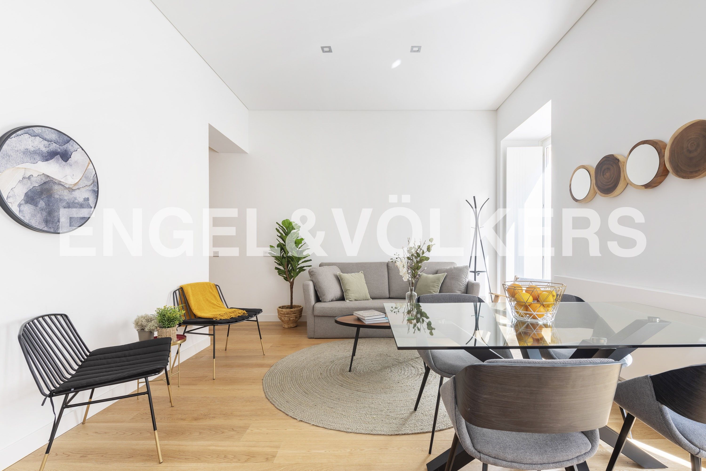 Sala d'estar de Apartament de lloguer en  Madrid Capital amb Aire condicionat, Calefacció i Moblat