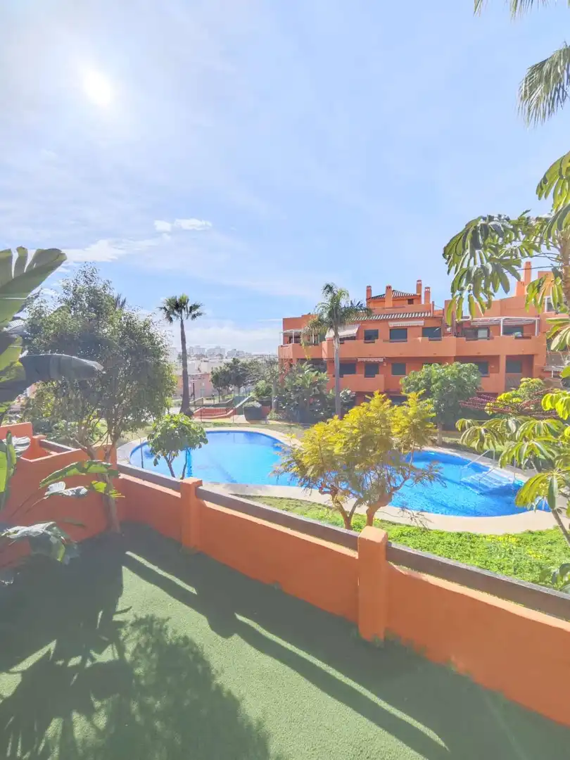 Jardín de Planta baja en venta en Vélez-Málaga con Terraza, Piscina y Amueblado