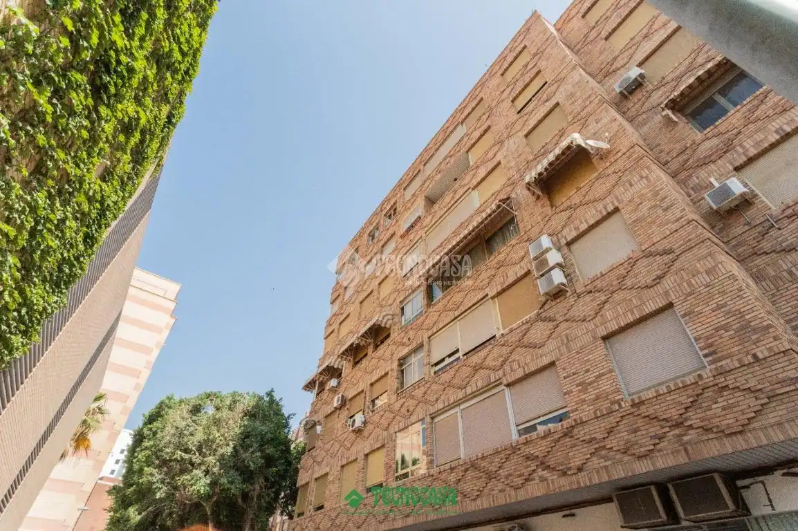 Vista exterior de Piso en venta en Almería con Aire acondicionado
