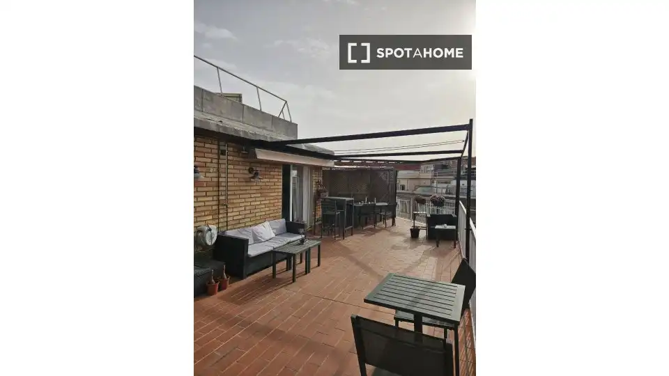 Terrassa de Pis per a compartir en Barcelona amb Aire condicionat, Terrassa i Moblat