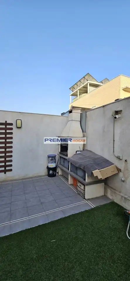 Terrasse von Einfamilien-Reihenhaus zur Miete in Torrejón de Ardoz mit Klimaanlage, Heizung und Privatgarten
