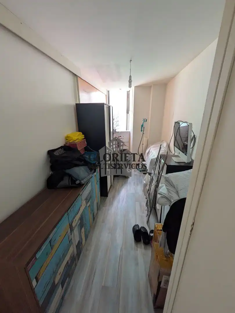Habitación de Piso en venta en Vigo  con Calefacción, Trastero y Amueblado