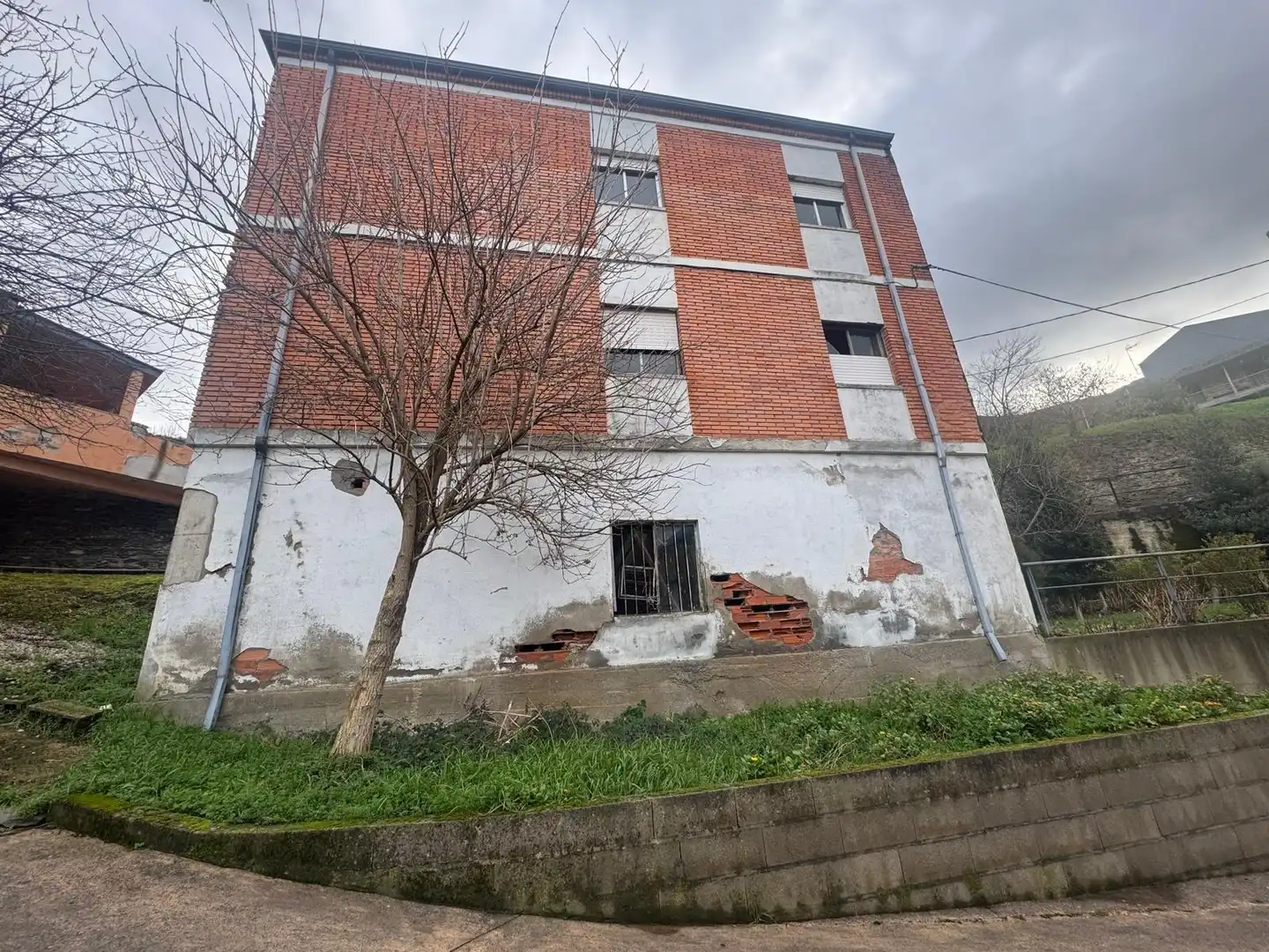 Vista exterior de Finca rústica en venda en Puente de Domingo Flórez amb Calefacció, Jardí privat i Terrassa