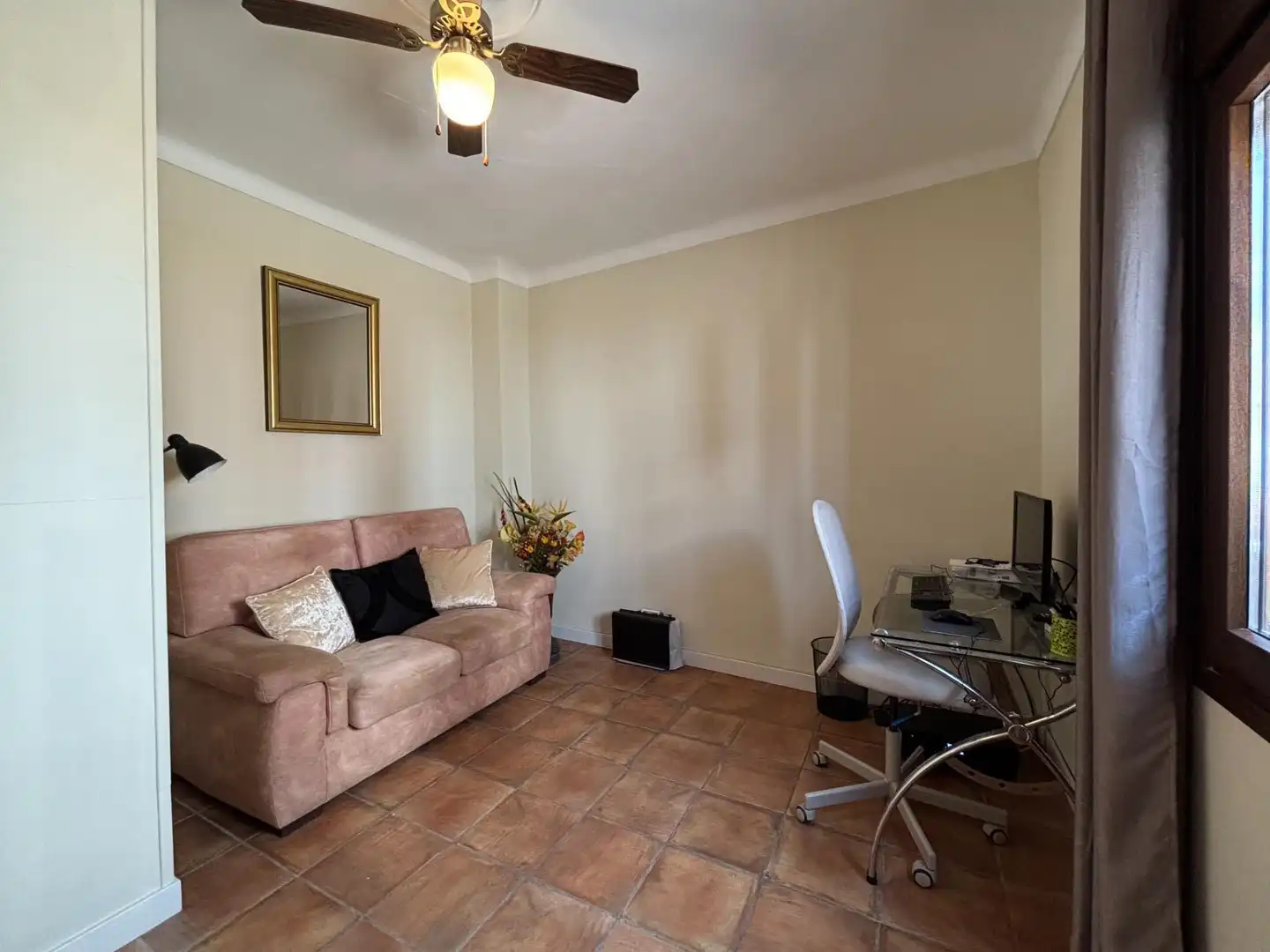 Sala de estar de Casa adosada en venta en Antequera con Calefacción, Terraza y Trastero