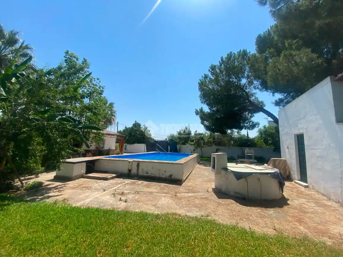 Swimming pool of Country homes for sale in Dos Hermanas
