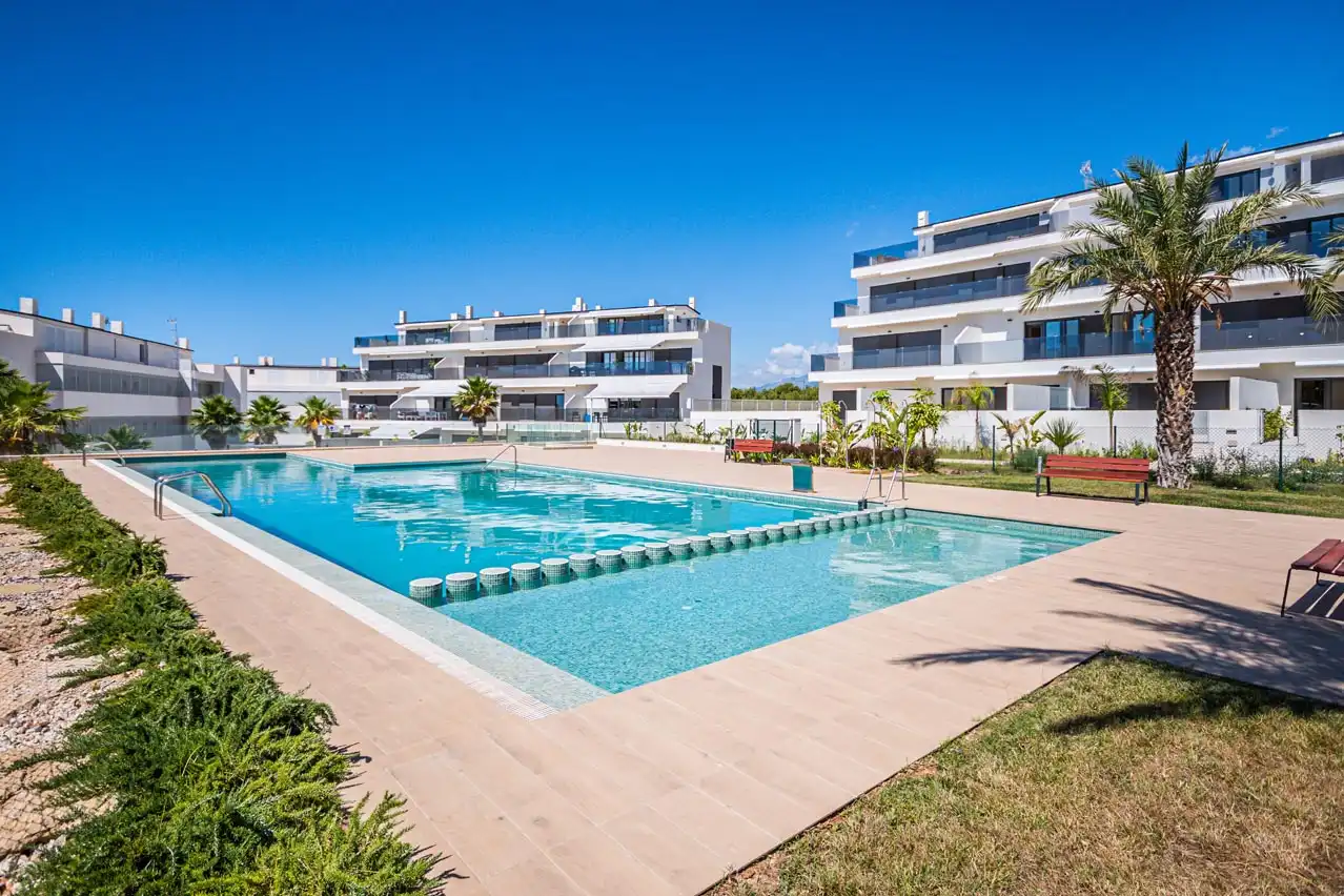 Piscina de Casa adosada de alquiler en Finestrat con Aire acondicionado, Jardín privado y Terraza