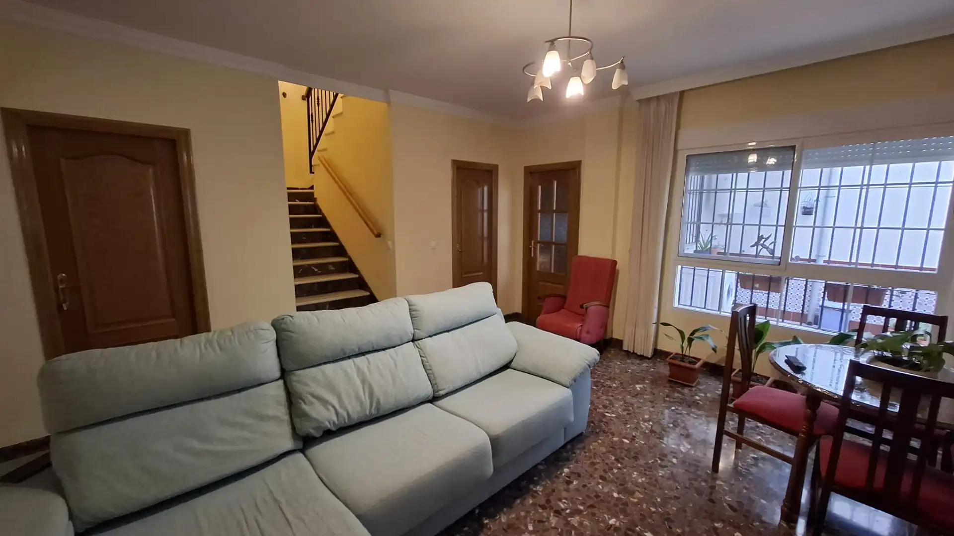 Sala d'estar de Casa o xalet en venda en Motril amb Aire condicionat, Terrassa i Traster