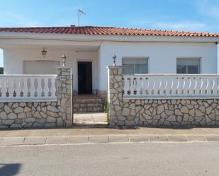 Vista exterior de Casa o xalet en venda en Tordera amb Calefacció, Jardí privat i Terrassa