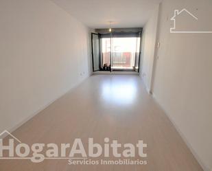 Living room of Flat for sale in  Valencia Capital  with Air Conditioner and Balcony