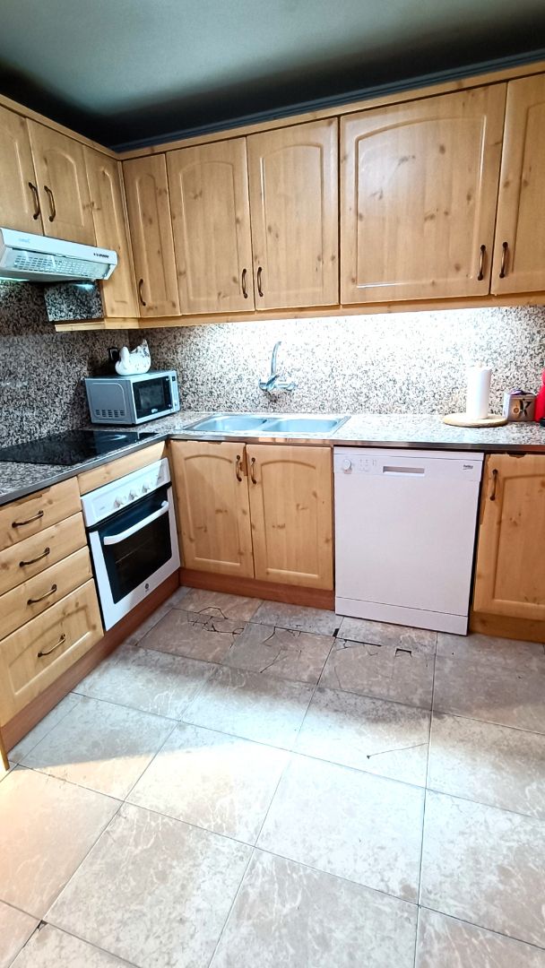 Küche von Wohnung zum Verkauf in Cambrils mit Abstellraum, Ofen und Balkon