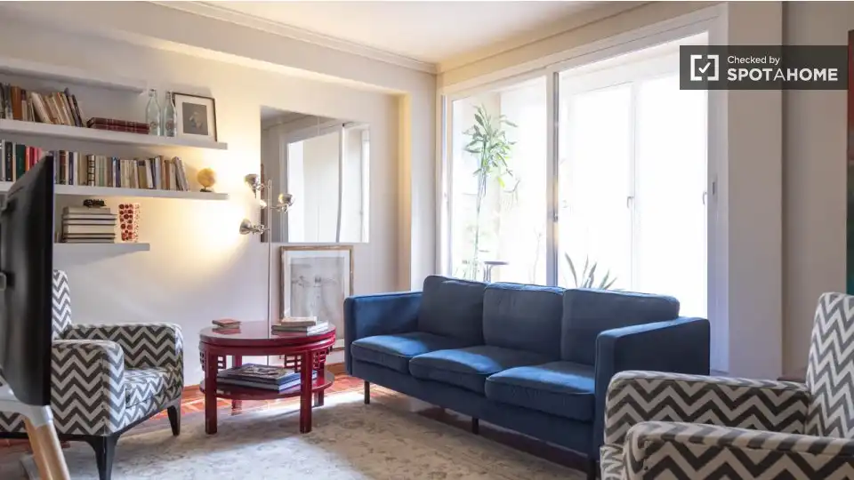 Flat for rent in Trafalgar