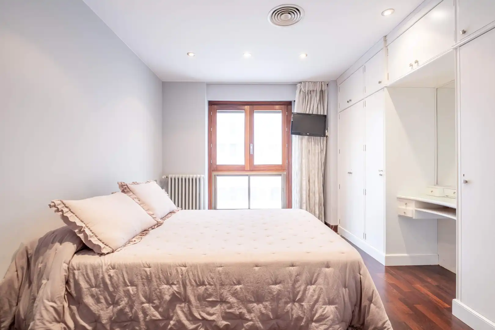 Habitación de Piso de alquiler en Zaragoza con Aire acondicionado, Calefacción y Parquet