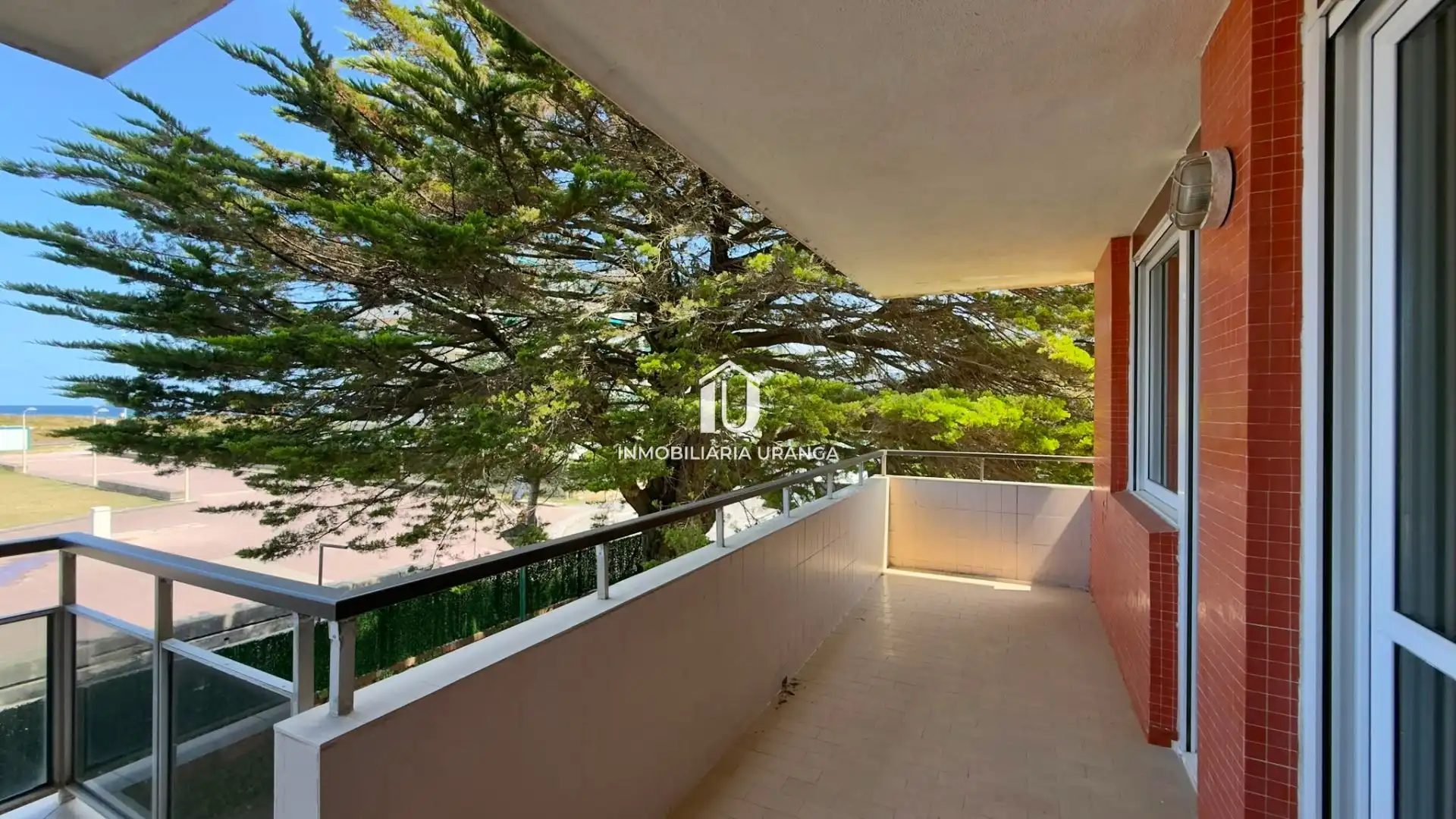 Terraza de Piso en venta en Laredo con Calefacción, Terraza y Piscina comunitaria