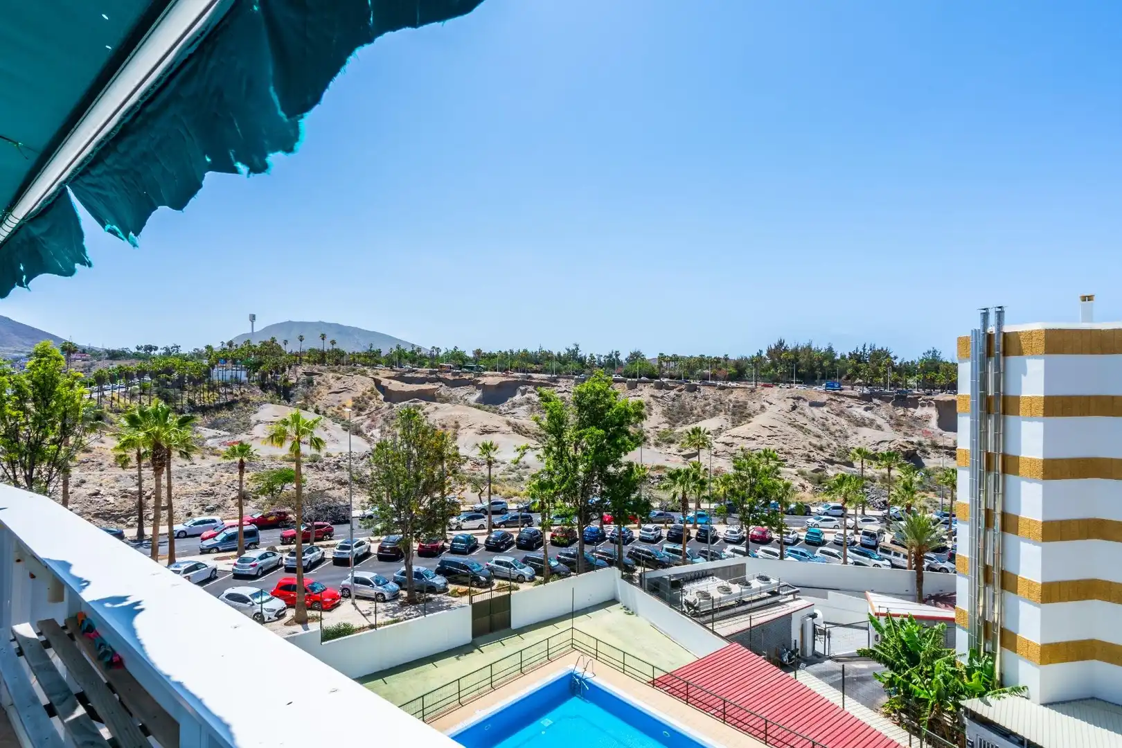 Vista exterior de Pis en venda en Adeje amb Piscina comunitària