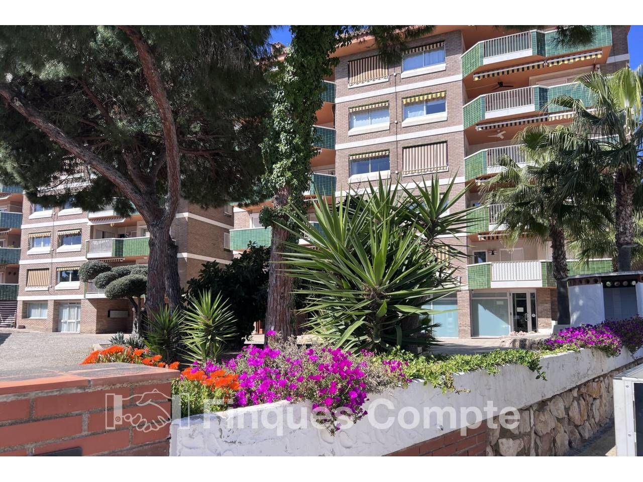 Vista exterior de Piso en venta en Roda de Berà con Calefacción, Terraza y Trastero