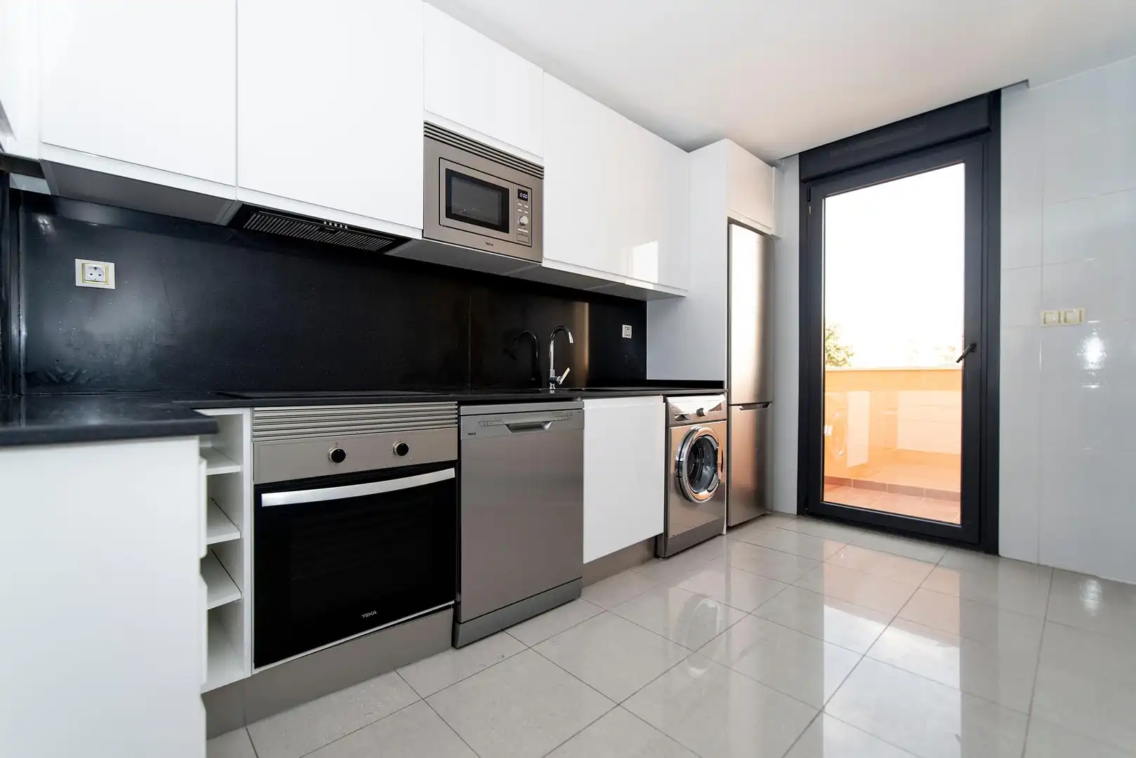 Wohnung mit Terrasse zum Verkauf in Castillo de Cumb. Mayores 6, imagen 3