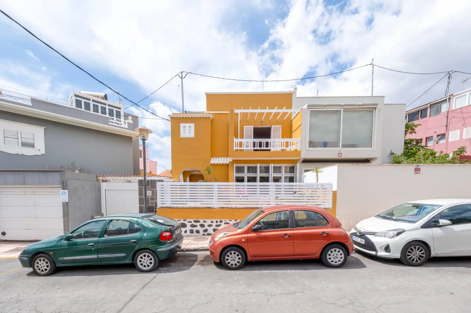 Vista exterior de Casa adosada en venta en Las Palmas de Gran Canaria con Jardín privado, Terraza y Trastero