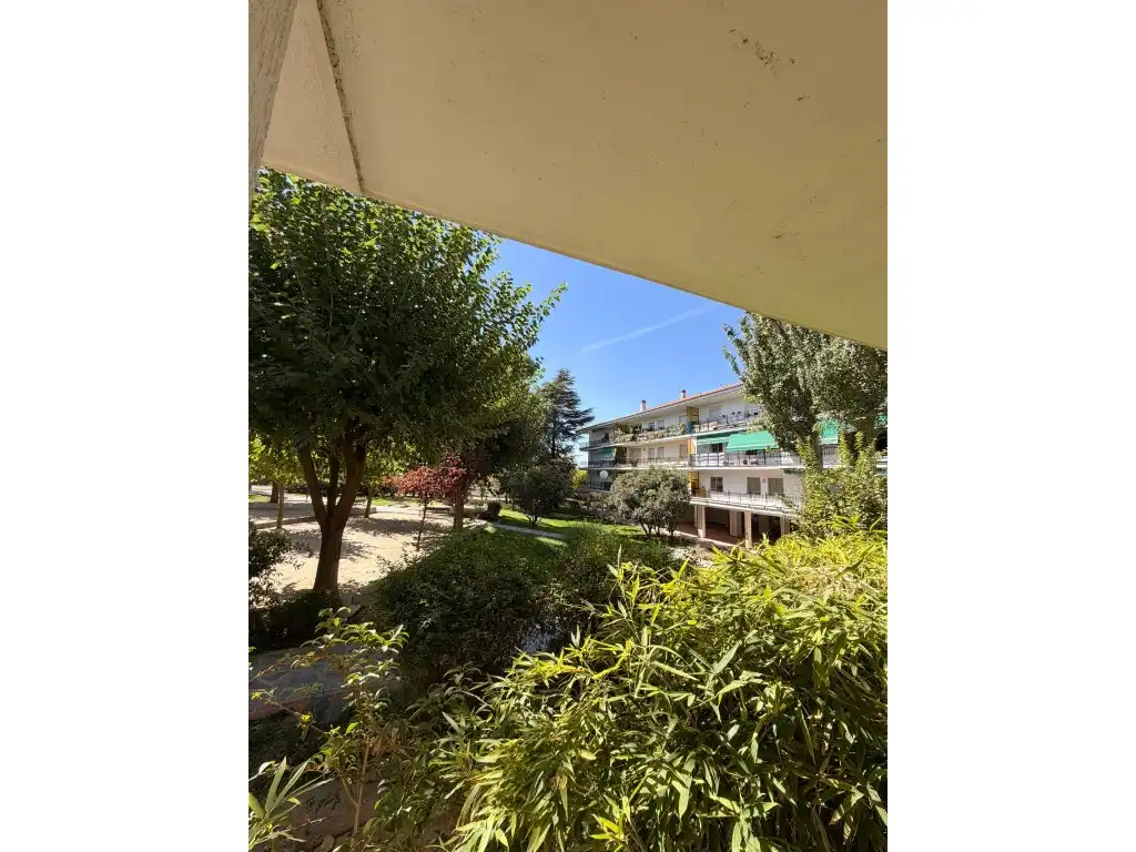 Vista exterior de Àtic de lloguer en Parque Coimbra