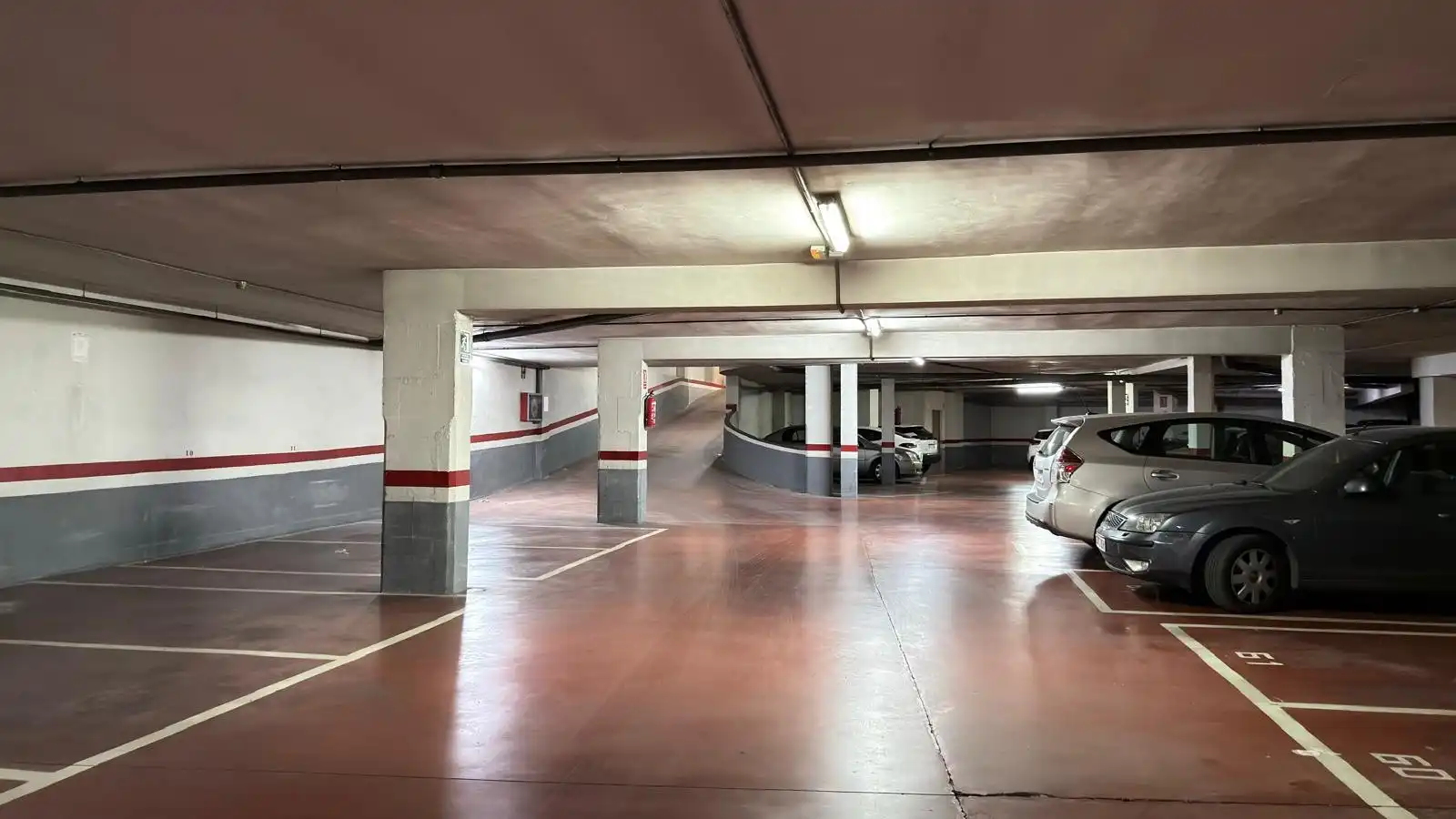 Parking de Piso en venta en Castellón de la Plana / Castelló de la Plana con Terraza, Trastero y Balcón