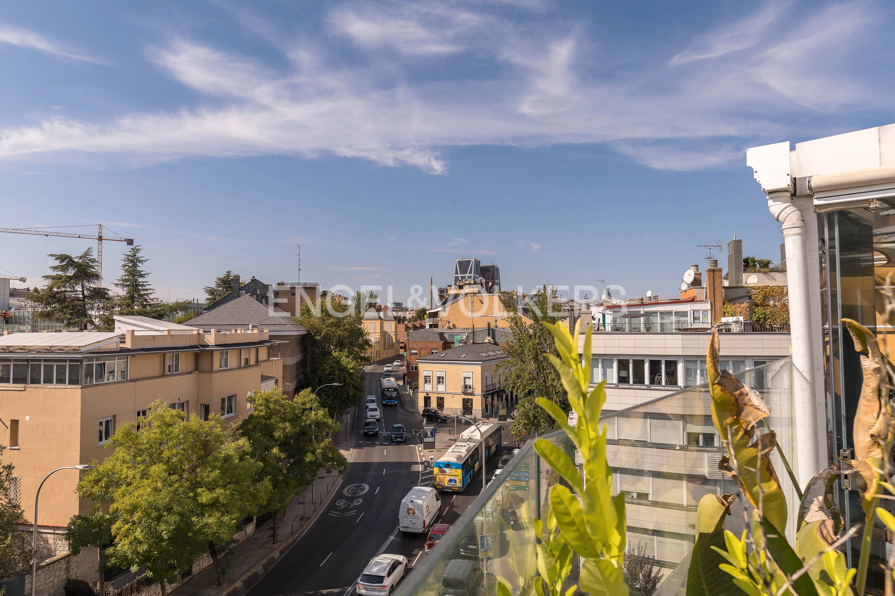 Vista exterior de Apartament en venda en  Madrid Capital amb Aire condicionat, Calefacció i Jardí privat
