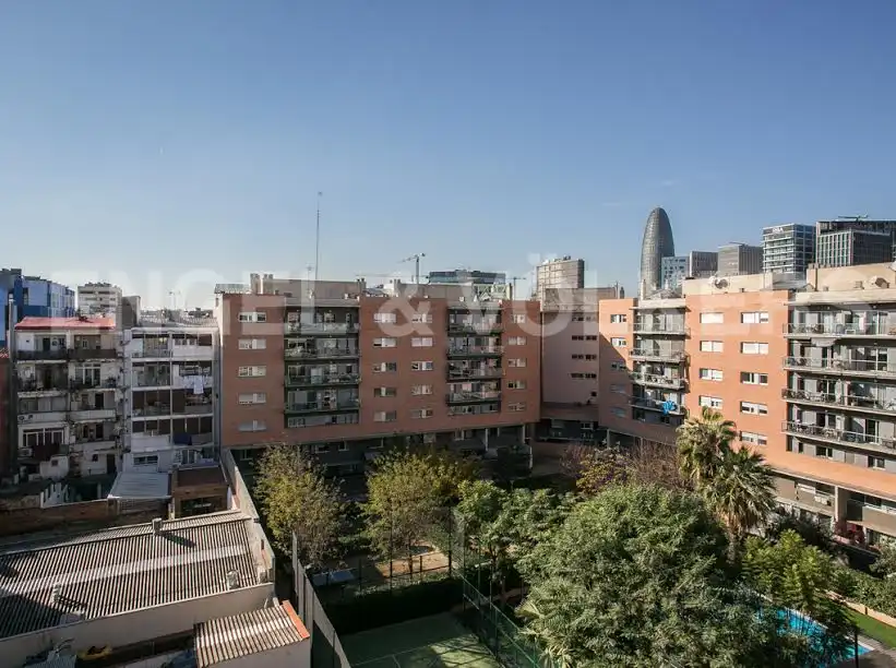 Exterior view of Flat for rent in Sant Martí