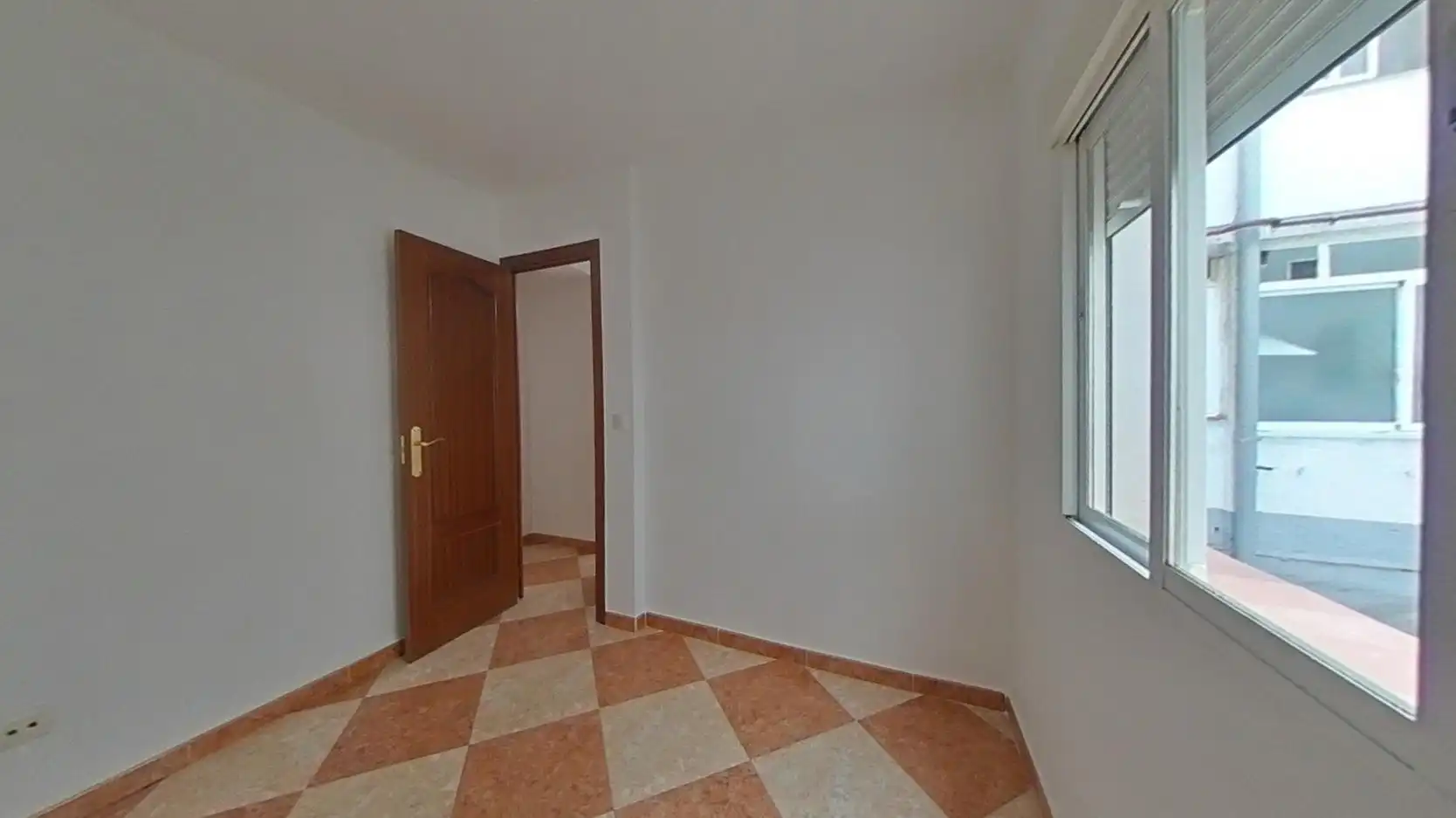Habitación de Piso en venta en Madrid con Calefacción