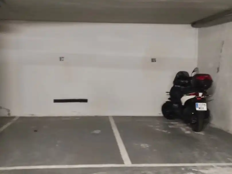 Einzelparkplatz zum Verkauf in Avenida de quevedo 7, imagen 2