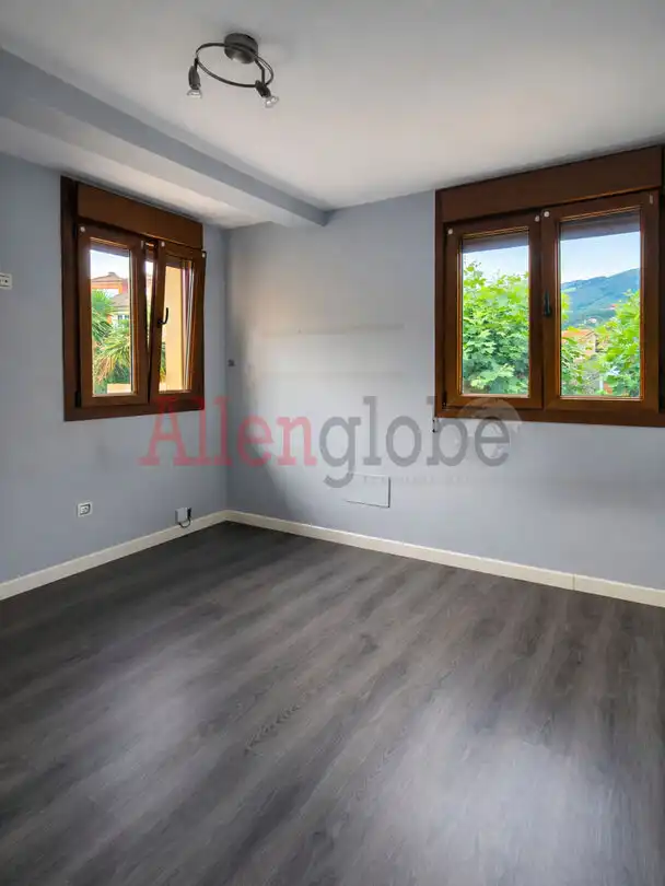 Habitación de Casa o chalet en venta en Mieres (Asturias) con Calefacción, Terraza y Balcón