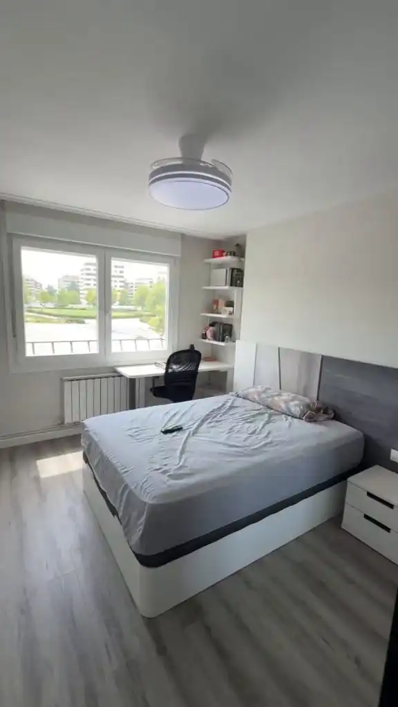 Habitación de Piso en venta en  Logroño con Calefacción y Parquet