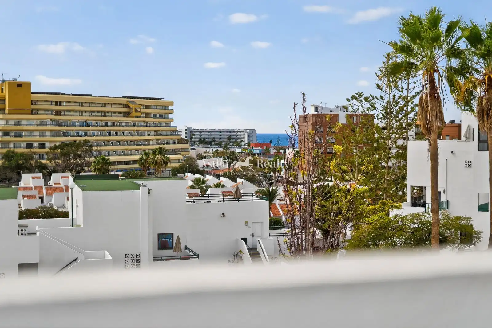 Vista exterior de Apartamento en venta en Adeje con Terraza, Piscina y Amueblado