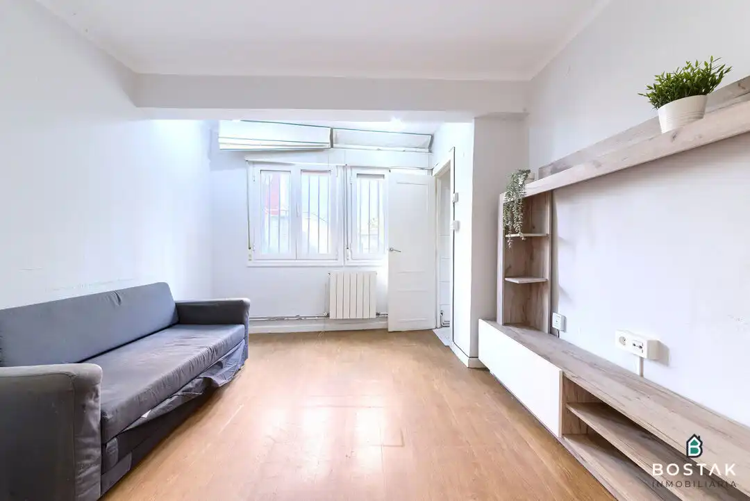 Living room of Flat for sale in Bilbao   with Heating