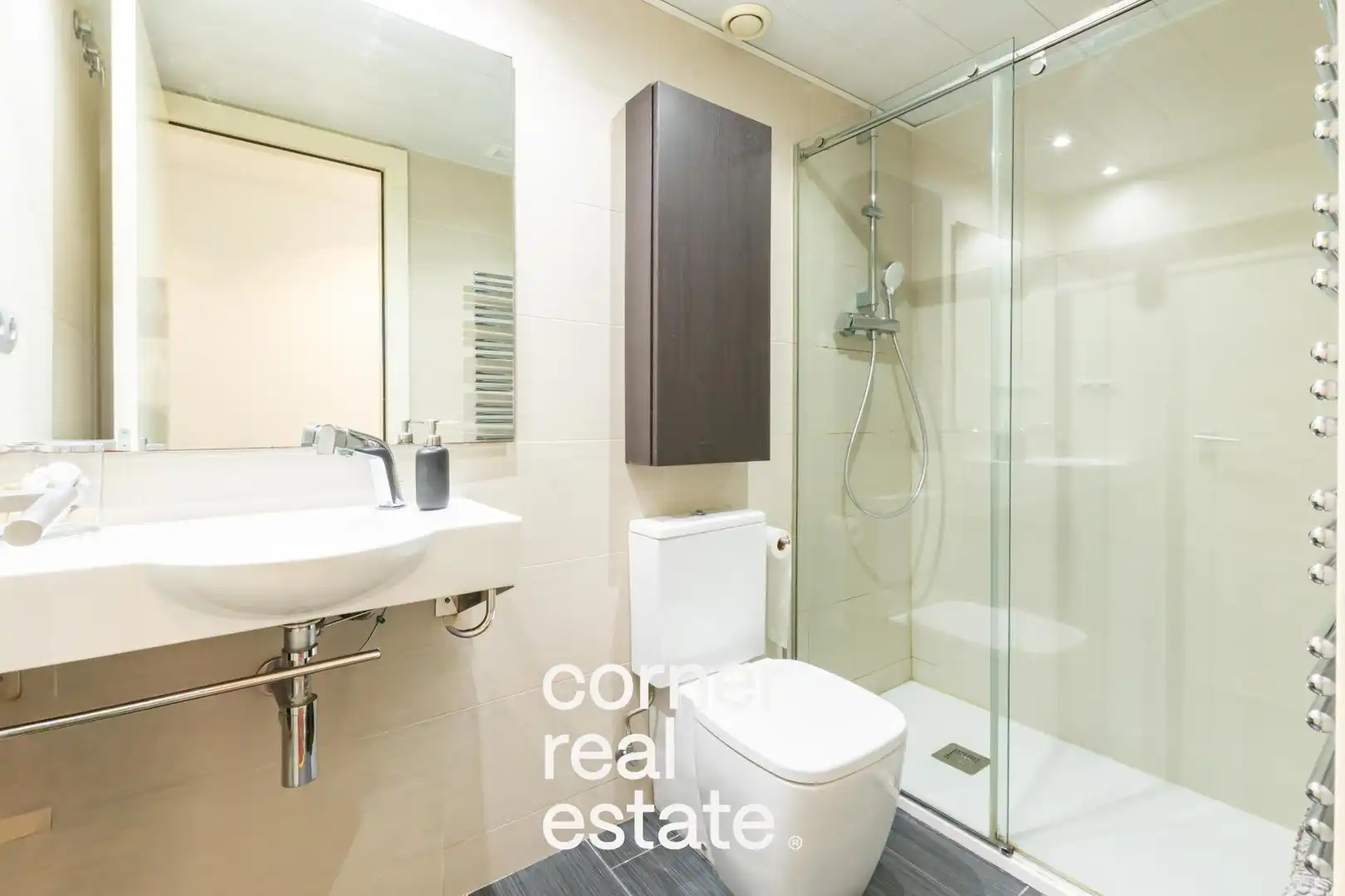 Bathroom of Flat for sale in Sant Cugat del Vallès  with Air Conditioner, Heating and Parquet flooring