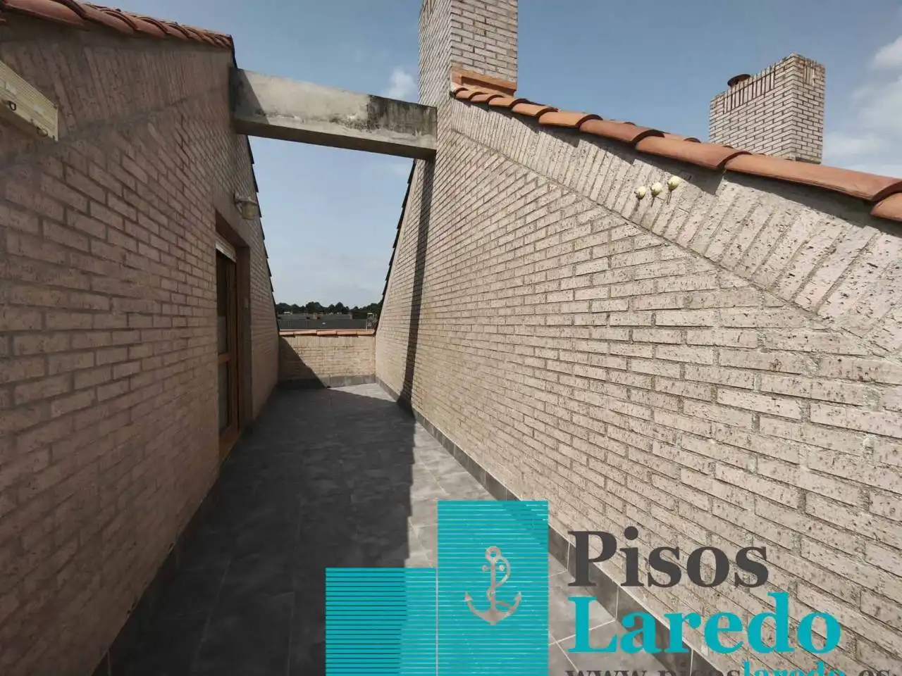 Maisonette zum Verkauf in Laredo mit Heizung, Parkett und Terrasse