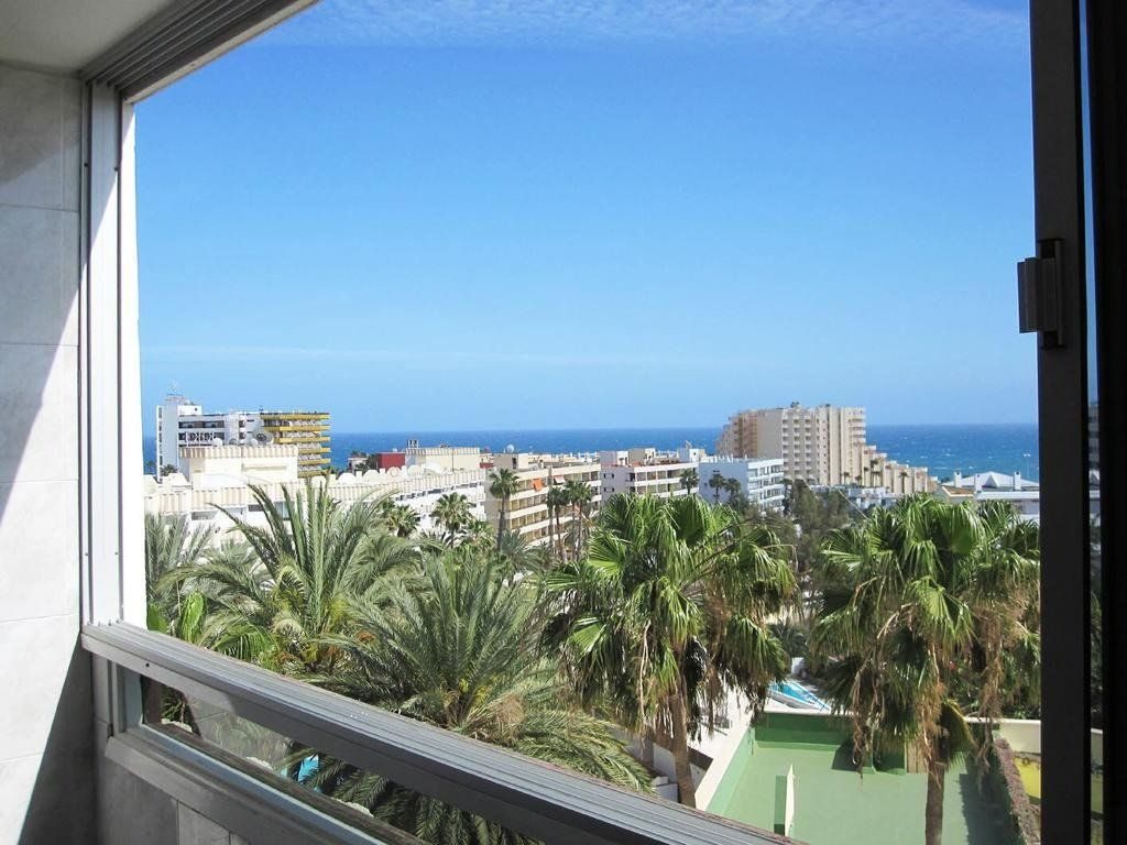 Exterior view of Apartment for sale in San Bartolomé de Tirajana  with Air Conditioner, Private garden and Balcony