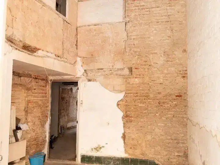 Flat for sale in  Valencia Capital  with Balcony