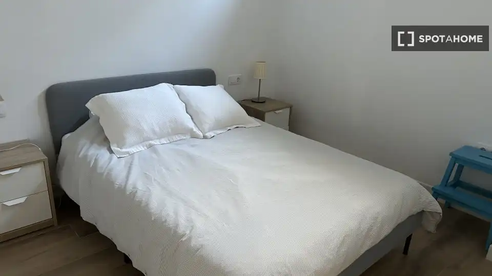 Habitación de Apartamento para compartir en Sevilla con Aire acondicionado, Terraza y Amueblado