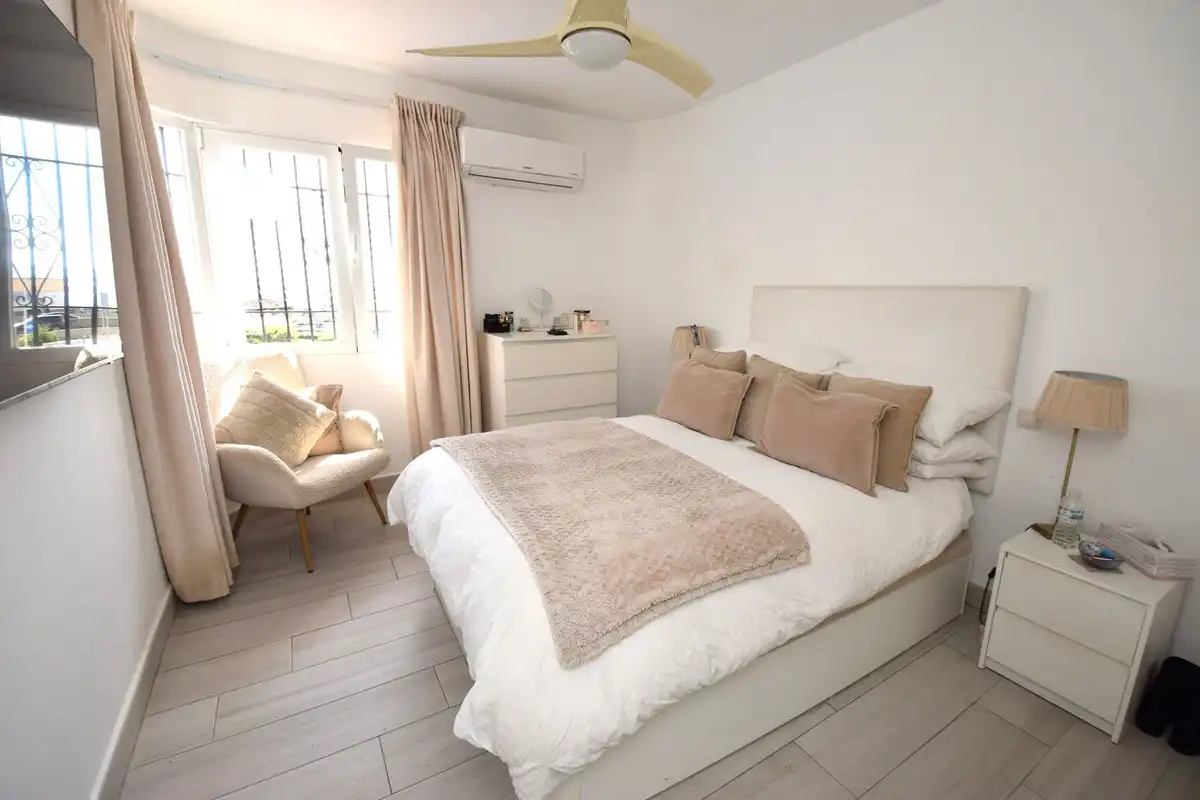 Habitación de Casa o chalet en venta en Mijas con Aire acondicionado, Calefacción y Jardín privado
