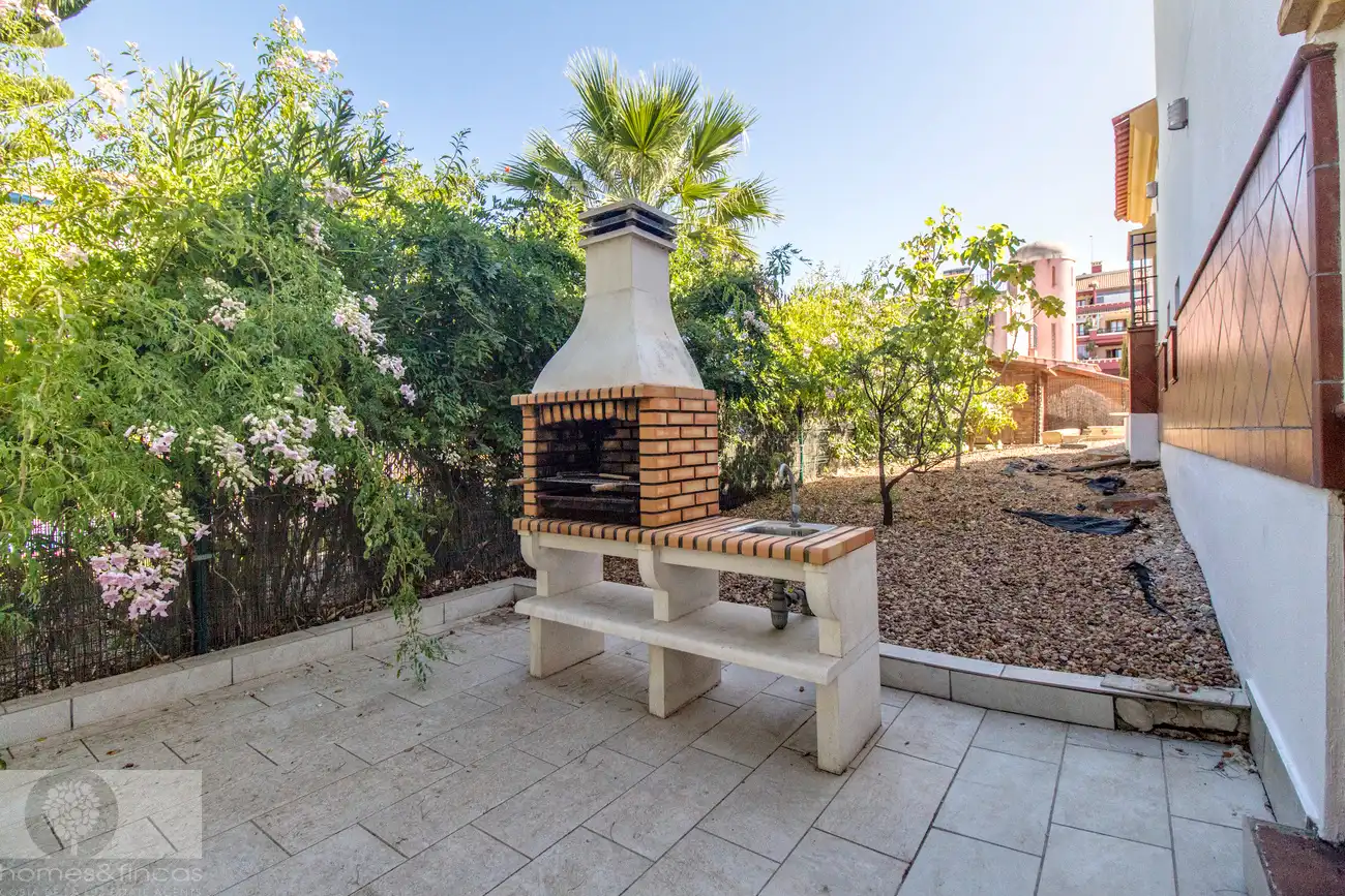 Garden of Houses for sale in Ayamonte  with Air Conditioner, Private garden and Terrace