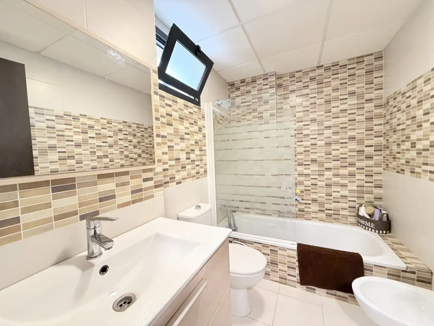 Baño de Piso en venta en Mairena del Aljarafe con Aire acondicionado y Trastero