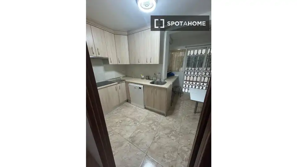 Kitchen of Flat for share in Benidorm  with Air Conditioner, Heating and Furnished