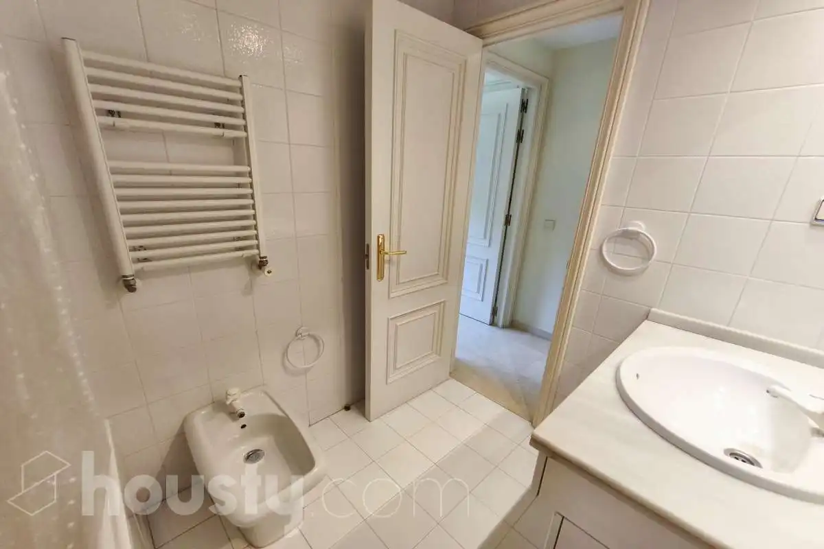 Baño de Piso de alquiler en Madrid con Aire acondicionado, Calefacción y Terraza