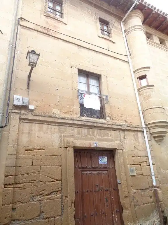 Vista exterior de Finca rústica en venda en Briones amb Traster, Moblat i Balcó